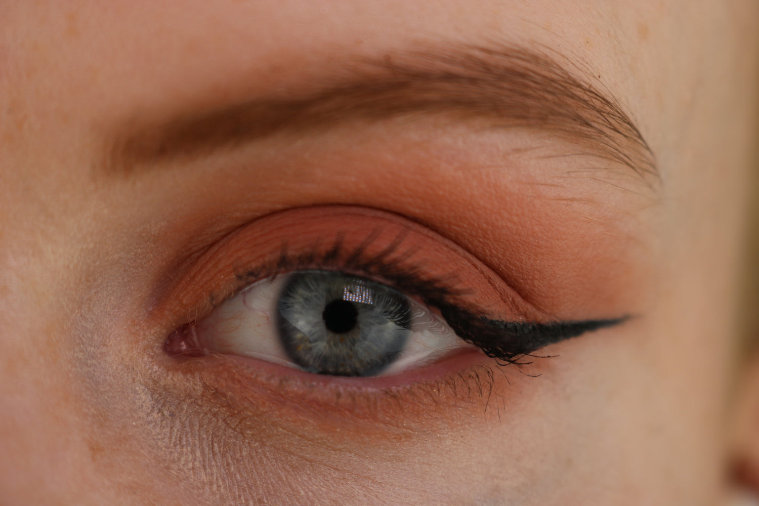 Ombretto marrone naturale opaco