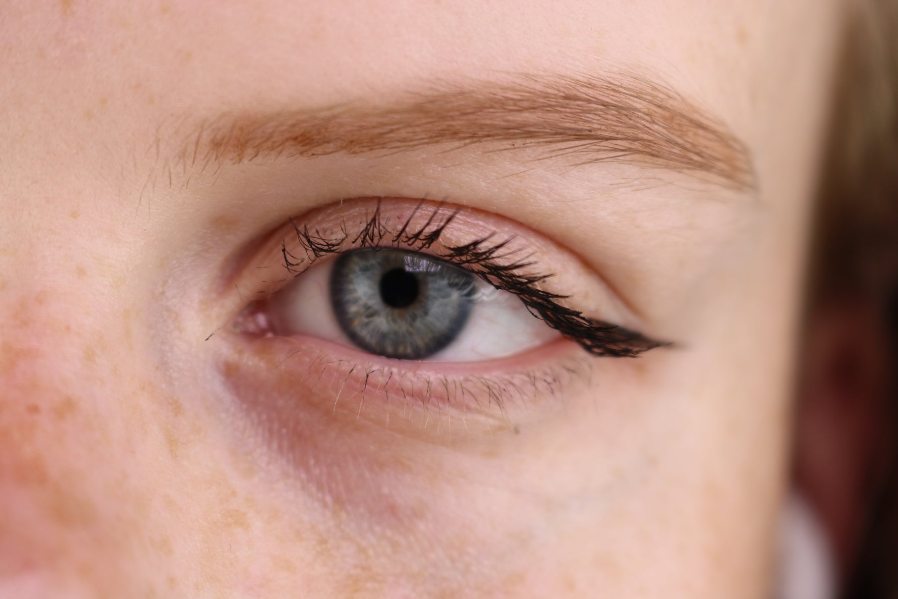 Wenkbrauw_potlood_Latte_1